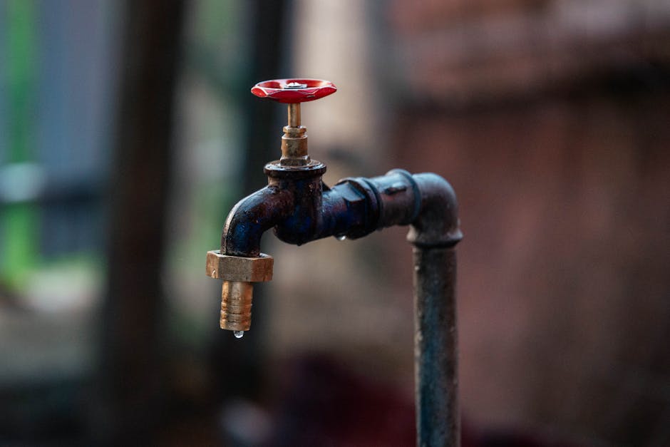 Contraloría detecta graves fallas de la Superintendencia de Servicios Sanitarios en fiscalización de agua potable