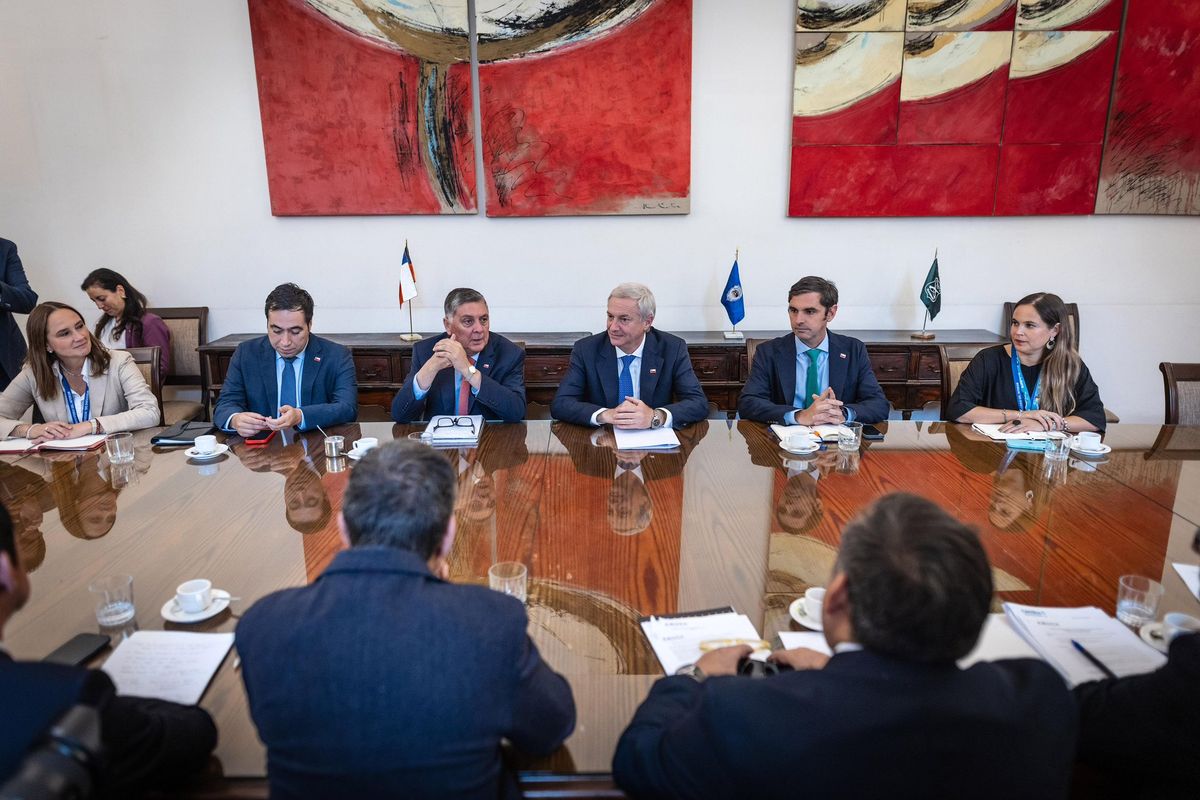 El ministro que regula los combustibles tuvo una empresa del rubro con $100M en contratos del Estado