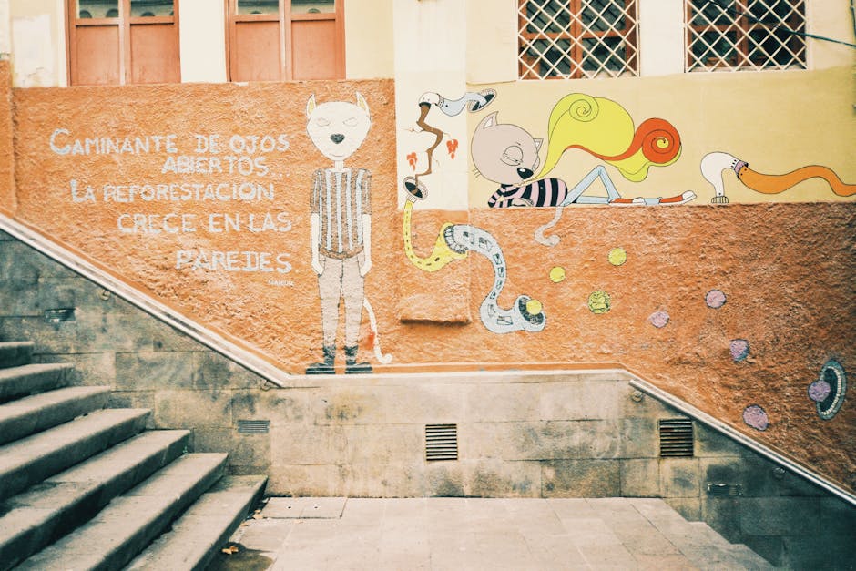 Mural de arte callejero en barrio latinoamericano