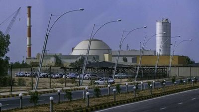 Proyectil impacta recinto de la central nuclear de Bushehr: Rosatom evacúa personal y Kuwait emite alerta de radiación