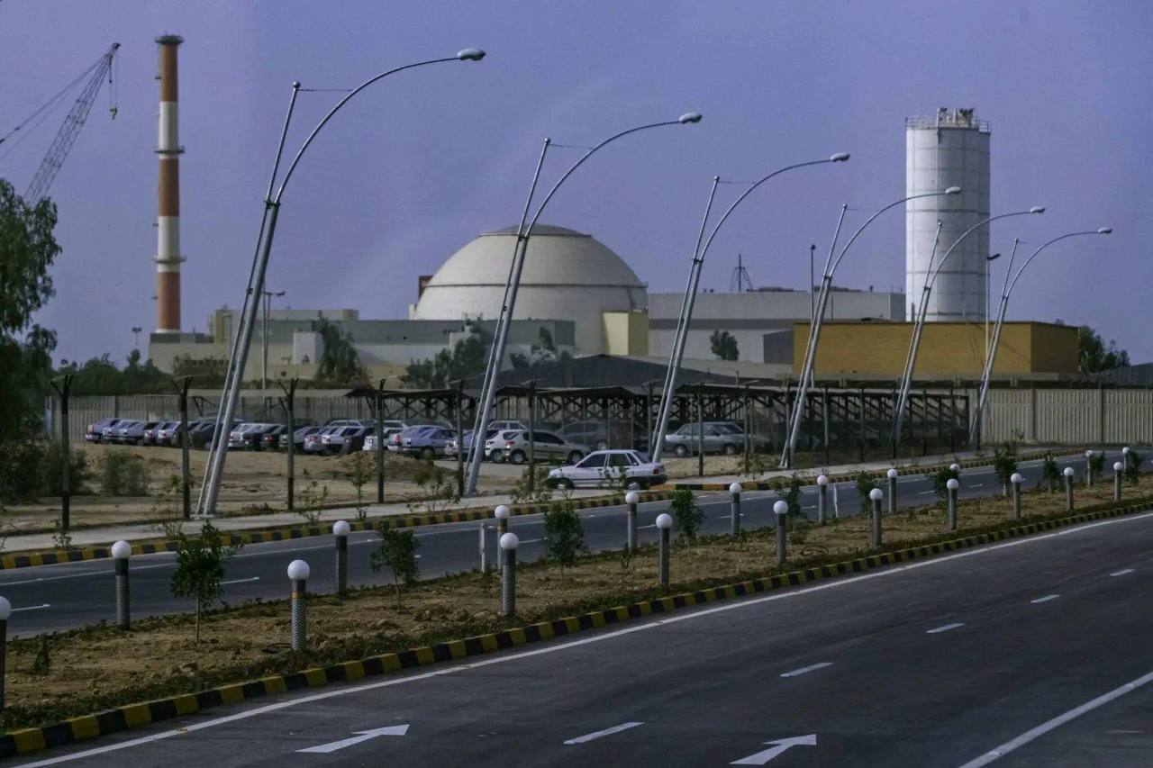 Proyectil impacta recinto de la central nuclear de Bushehr: Rosatom evacúa personal y Kuwait emite alerta de radiación