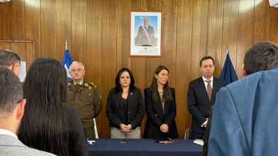 Alumno de 17 años fue detenido con dos pistolas, cocaína y dinero en efectivo en un liceo de Angol