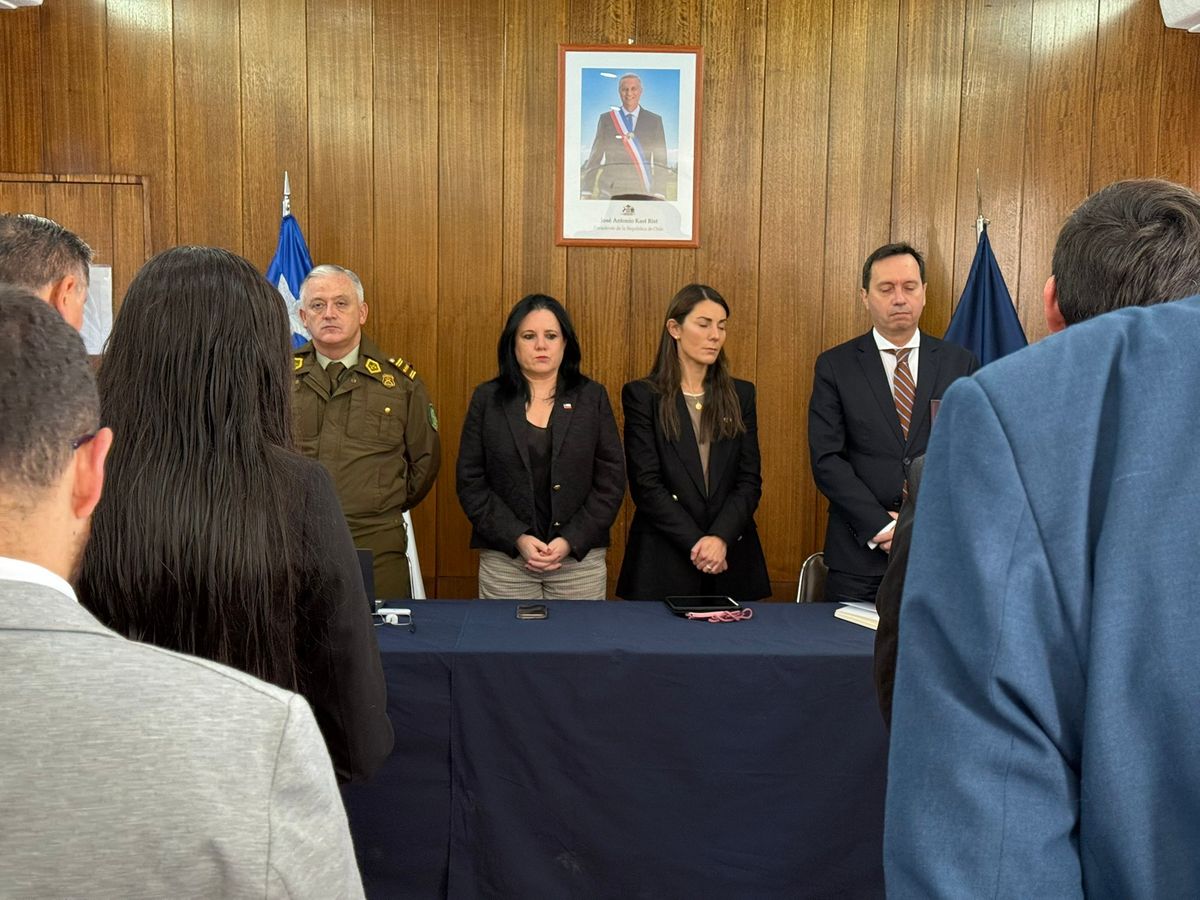 Alumno de 17 años fue detenido con dos pistolas, cocaína y dinero en efectivo en un liceo de Angol