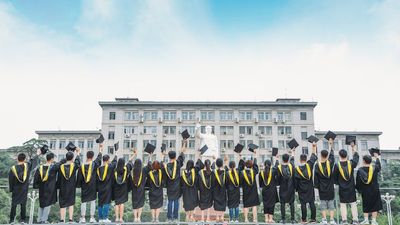 Ocho diputados y seis autoridades del gobierno de Kast aparecen como morosos del crédito universitario