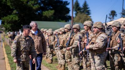 Hackean las redes personales de Kast y publican mensaje que llama a Trump 