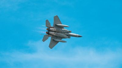 Israel contraataca Teherán en la madrugada; misil iraní impacta Bahréin por primera vez y Rubio anuncia fin de guerra 