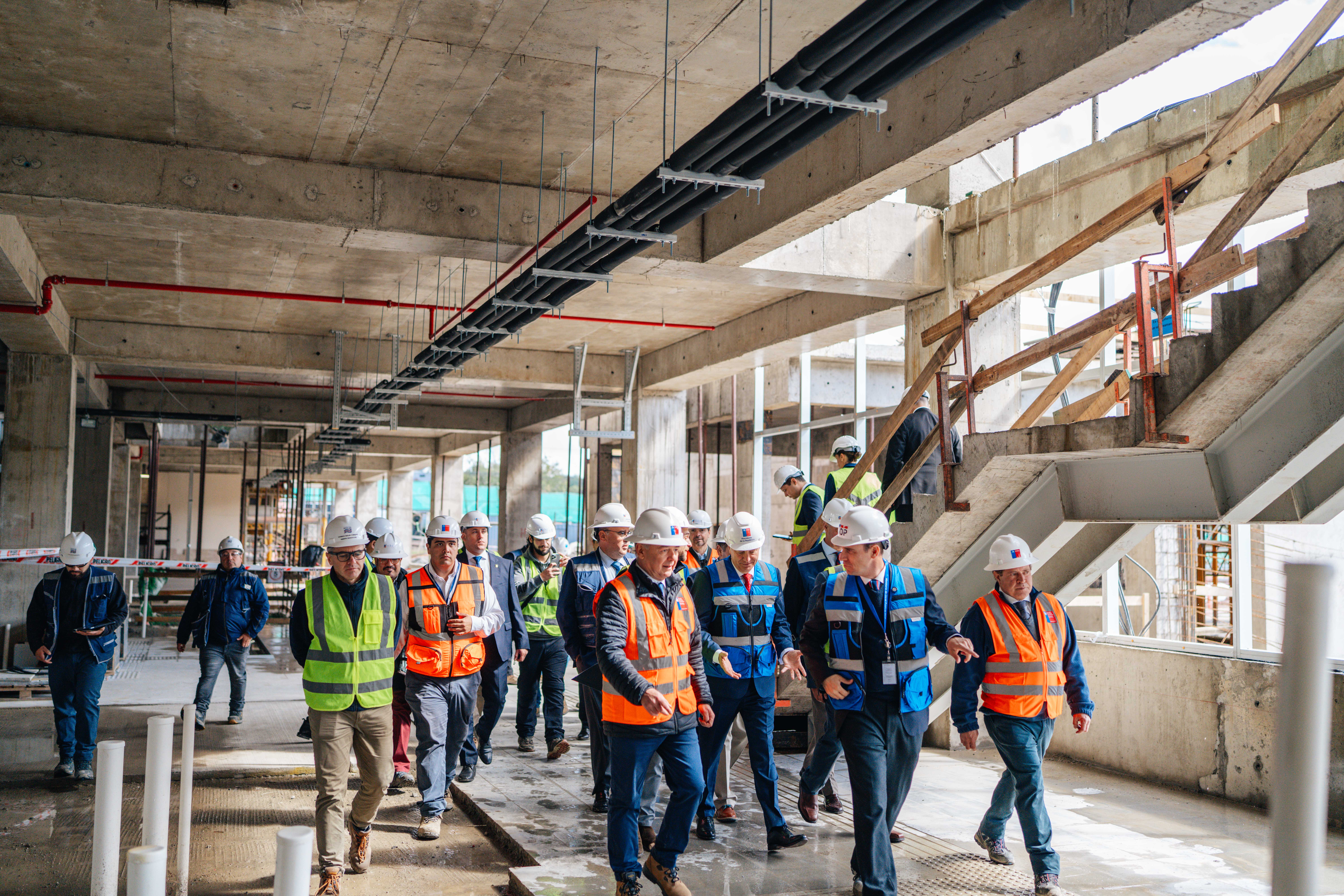 El gobierno de Kast suspendió hoy la beca que su propio hijo intentó obtener — y le fue rechazada