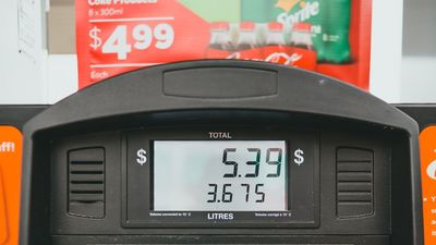 Proyecto para congelar la parafina y ayudar a taxistas pasa al Senado: la otra batalla legislativa por el bencinazo