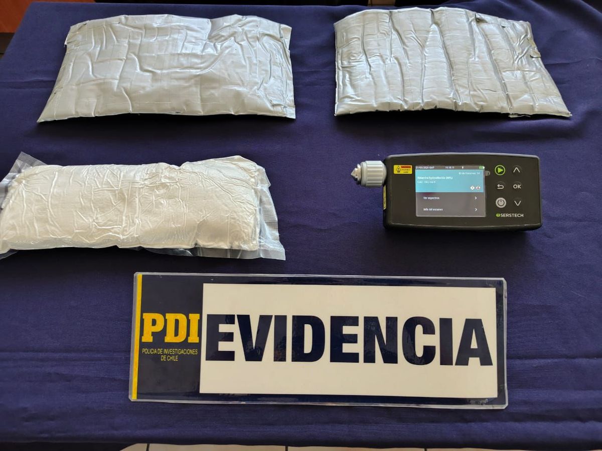 Peruano detenido en aeropuerto de Arica con 1.600 dosis de ketamina ocultas en el cuerpo