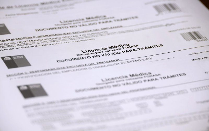 Justicia alza secreto bancario a médico que emitió 11.880 licencias falsas: Fiscalía calcula fraude por $4.600 millones