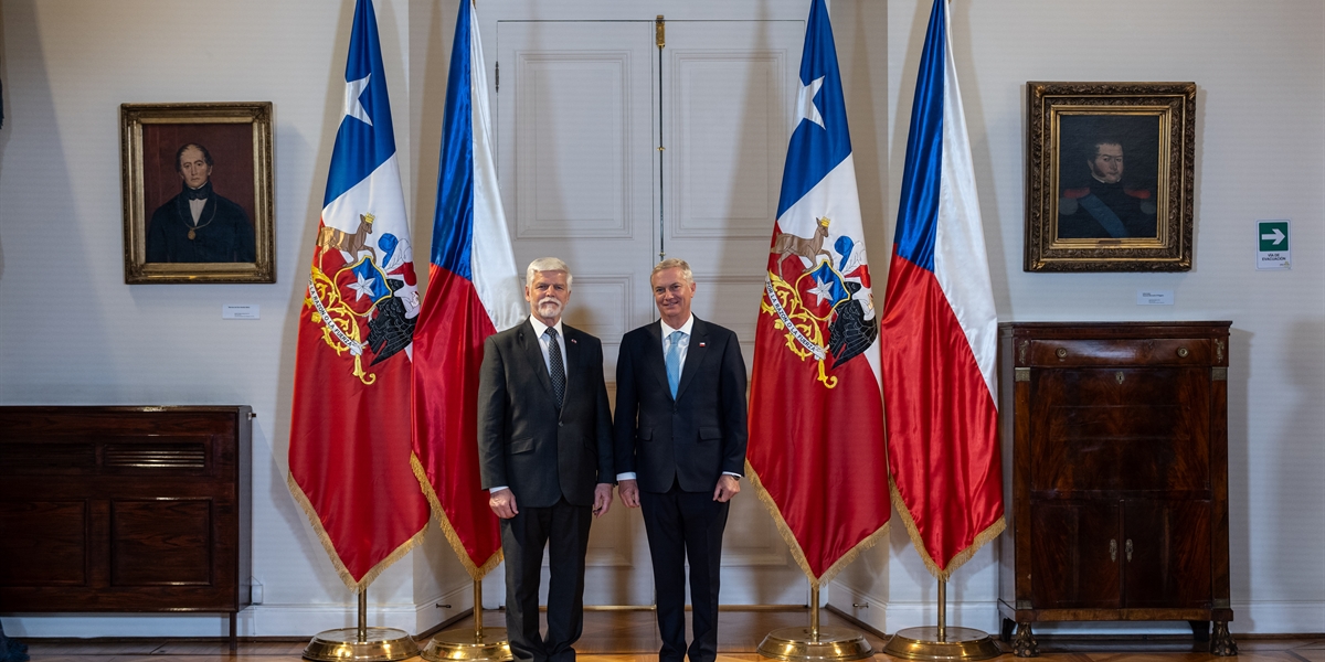 Chile y Chequia sellan acuerdos en Antártica y espacio