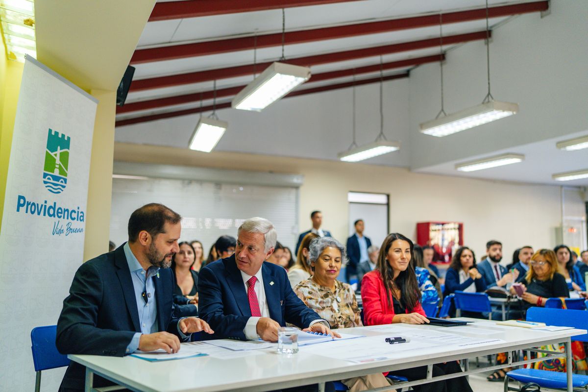 Contraloría detectó 6.311 funcionarios públicos que trabajaron durante su licencia médica: algunos hacían delivery en Rappi y Cabify