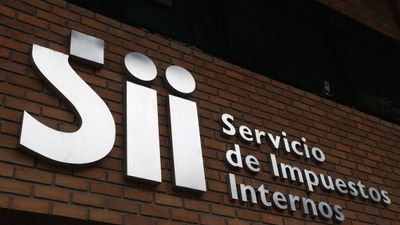 Nuevo director del SII saca la podadora en su primer día: pidió la renuncia a tres subdirectores clave