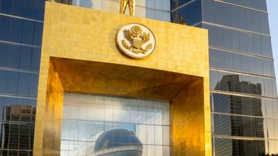 Trump proyecta biblioteca presidencial con torre monumental, estatuas doradas y réplica del Air Force One en Miami