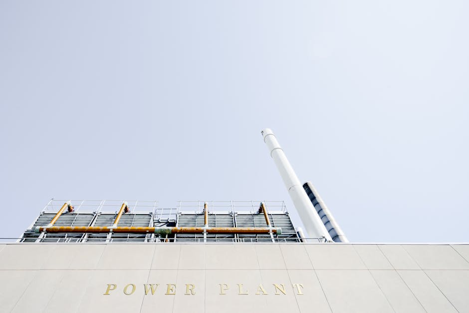 Trump amenaza con destruir plantas de energía en Irán si rechazan acuerdo: el impacto en la bencina chilena