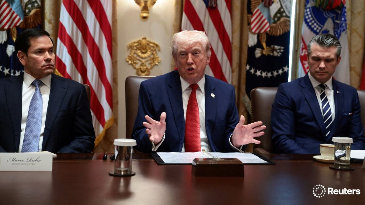 Irán dejó pasar 10 buques de petróleo por Ormuz: Trump lo llama 'tributo' y señal de paz